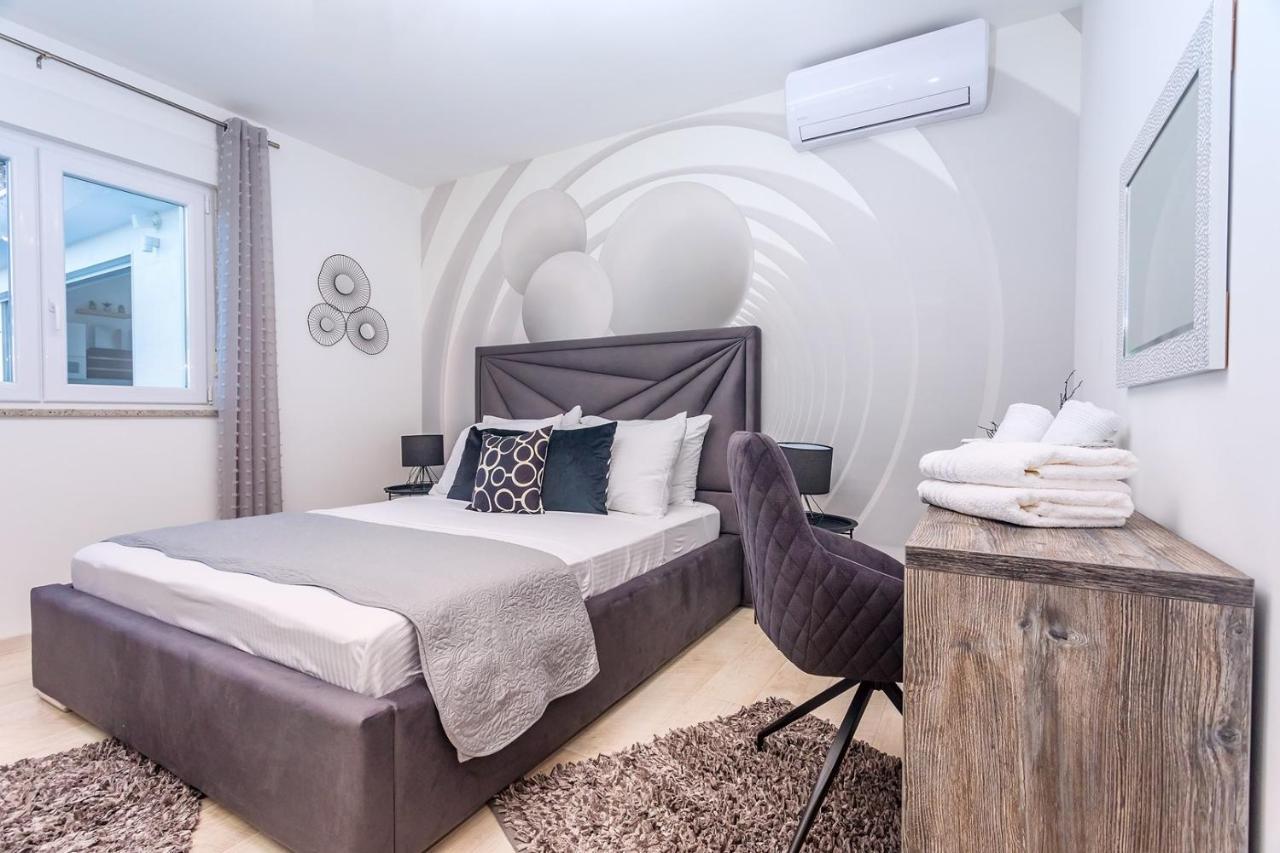 Villa Matan - Only 200M From The Sandy Beaches, Private 28M2 Pool Omiš Екстериор снимка