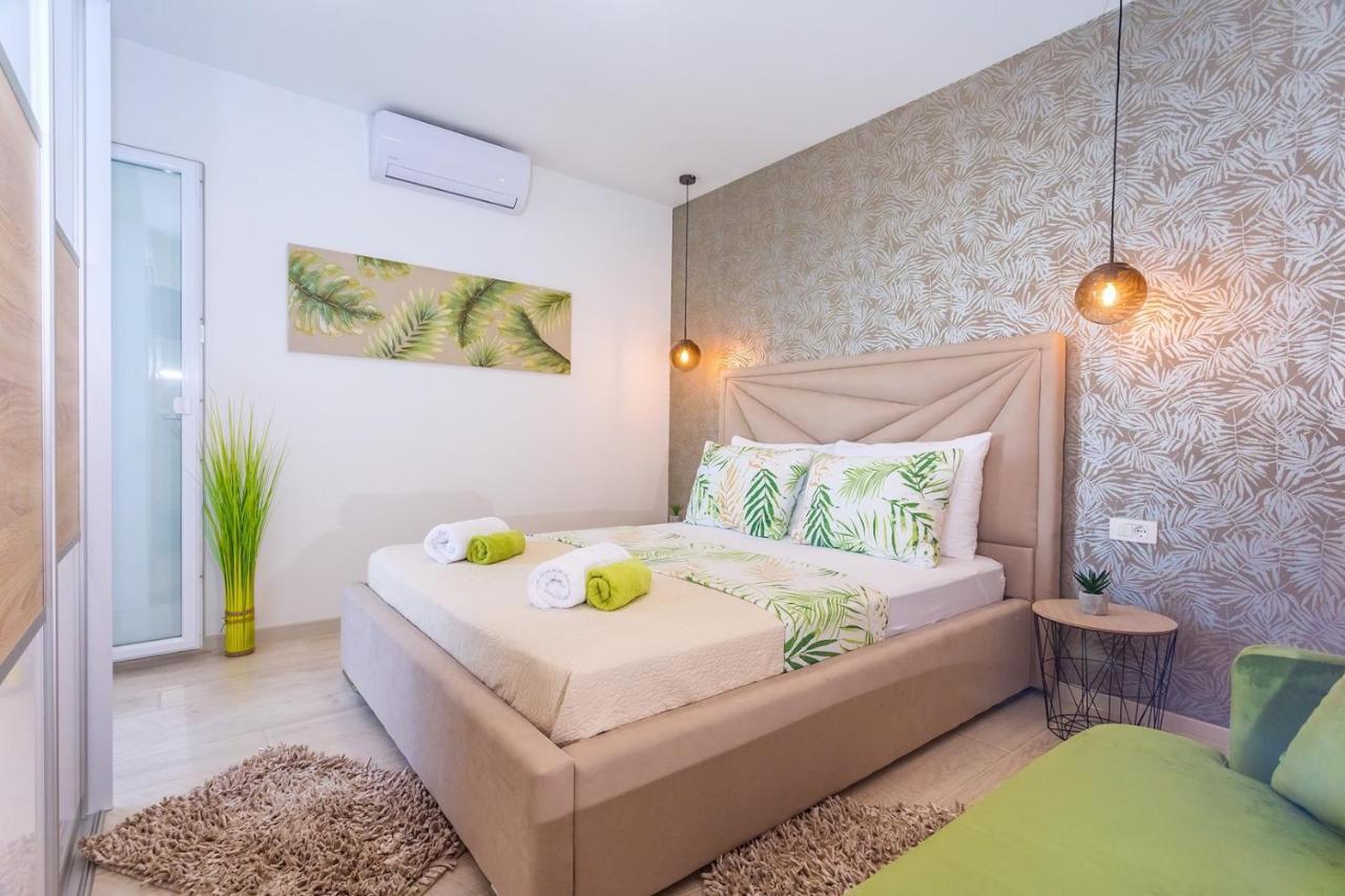Villa Matan - Only 200M From The Sandy Beaches, Private 28M2 Pool Omiš Екстериор снимка