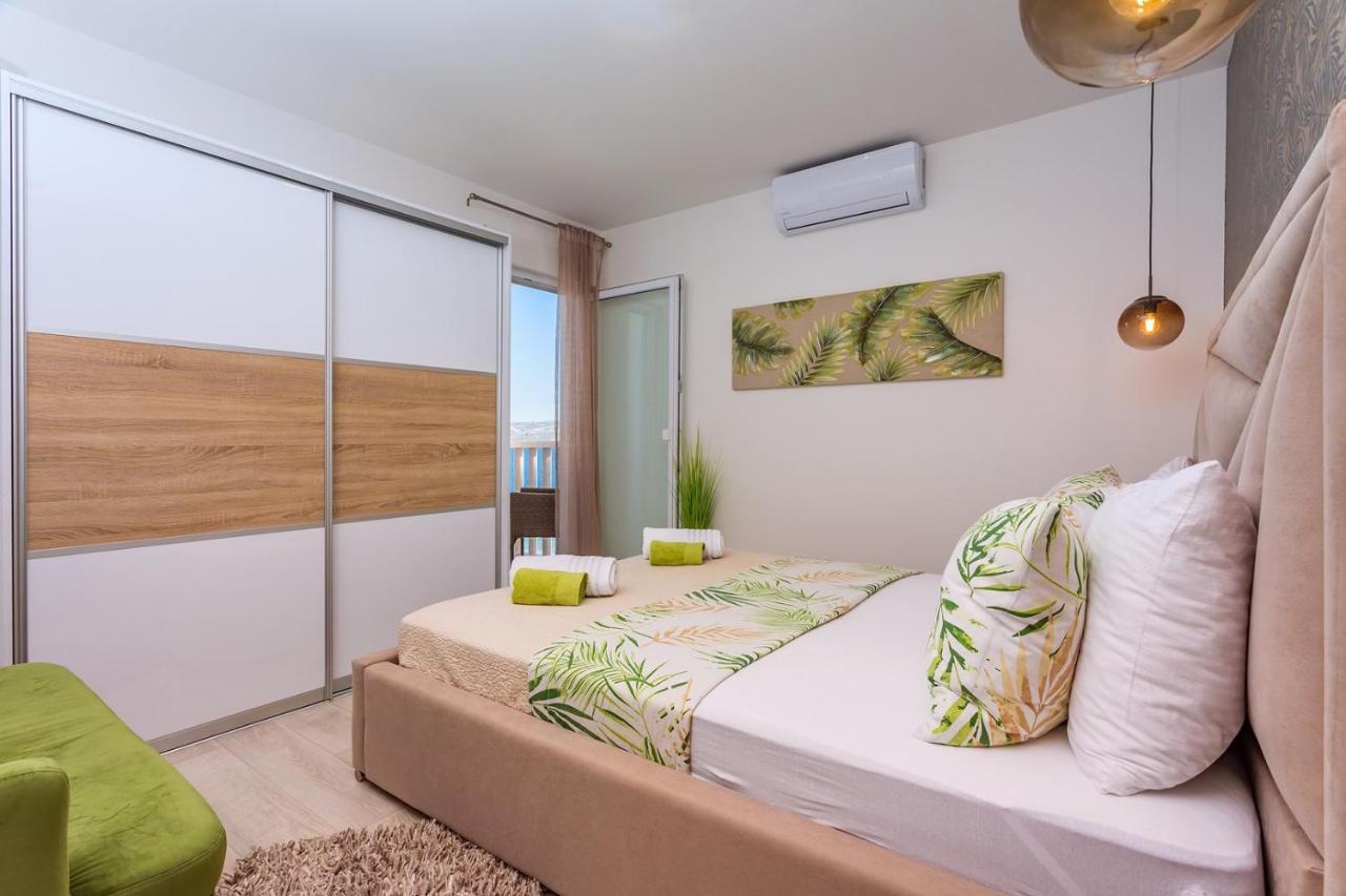 Villa Matan - Only 200M From The Sandy Beaches, Private 28M2 Pool Omiš Екстериор снимка