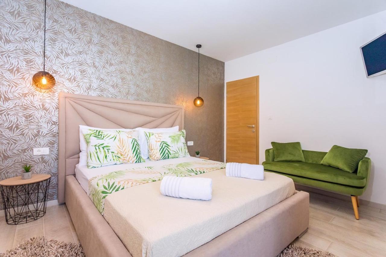 Villa Matan - Only 200M From The Sandy Beaches, Private 28M2 Pool Omiš Стая снимка