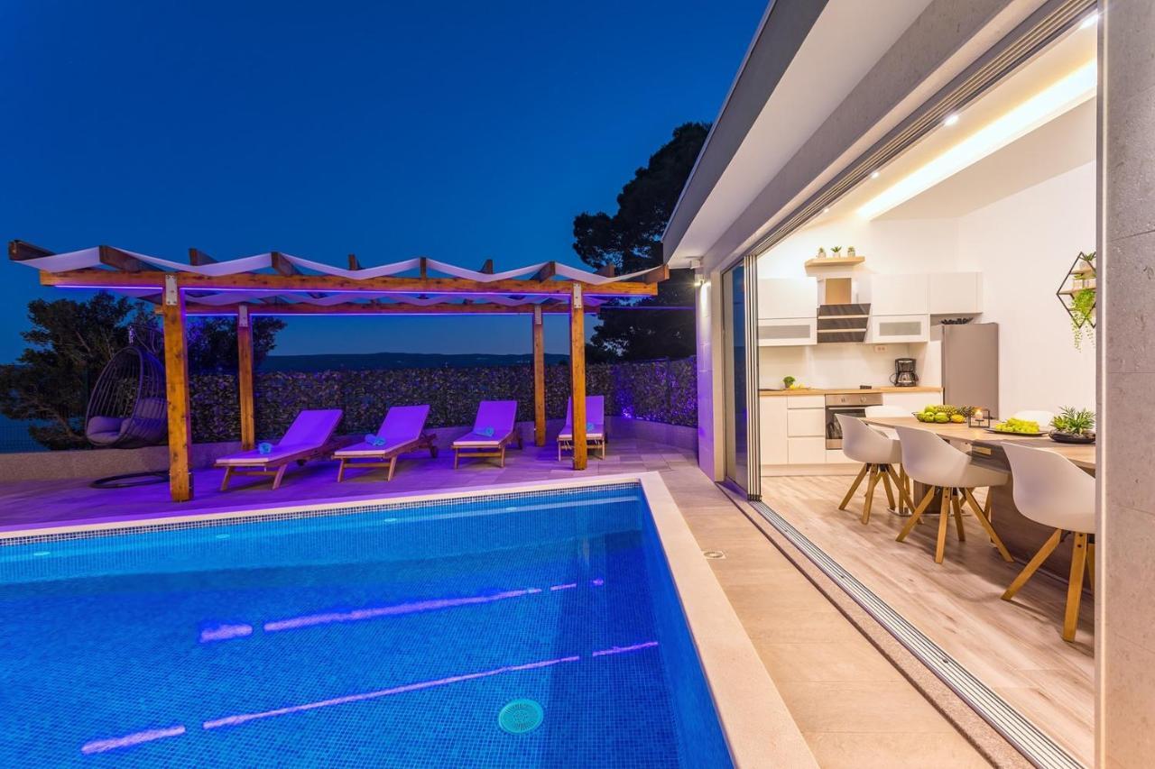 Villa Matan - Only 200M From The Sandy Beaches, Private 28M2 Pool Omiš Стая снимка