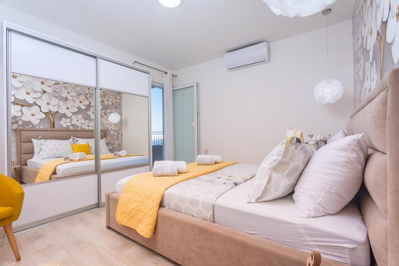 Villa Matan - Only 200M From The Sandy Beaches, Private 28M2 Pool Omiš Стая снимка